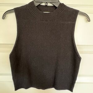Sleeveless Ribber Sweater Crop Top